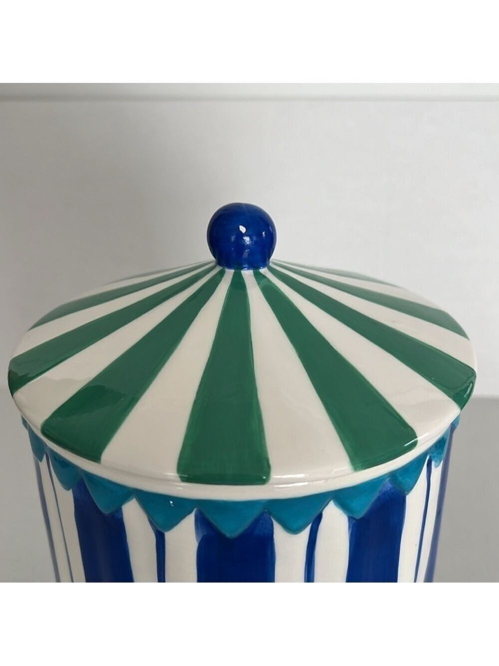 Vintage Enesco Daniel Dela Cruz Beach Cabana Cookie Jar Pool Party Summer Decor - Picture 13 of 16